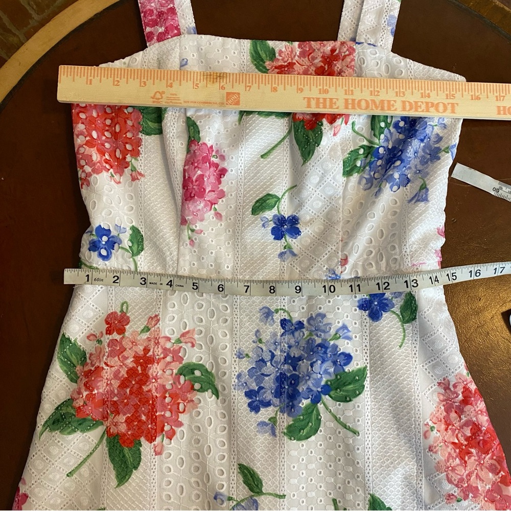 Draper James Josephine Love Circle Dress in Printed Hydrangea size 2 midi eyelet - Picture 8 of 9